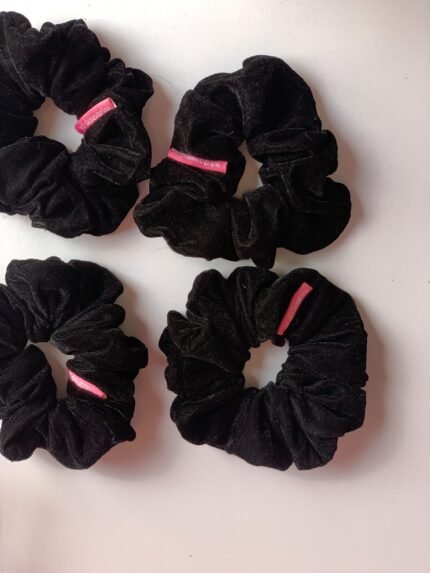 Velevt Scrunchy - Black